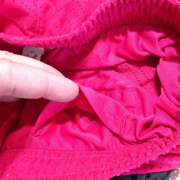 UNDER ARMOUR Size Small Pink Orange Running Shorts Athletic Running Laser Cut - Picture 5 of 5